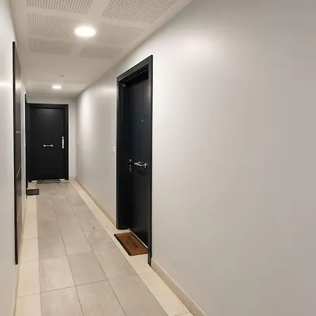 L8 Calm, Panoramic Sea View Withterrace, Parking & Ac *