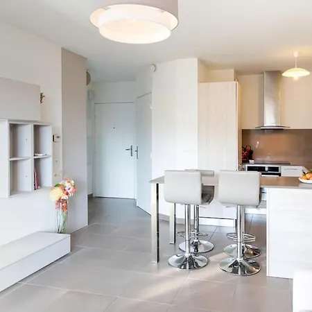 L8 Calm, Panoramic Sea View Withterrace, Parking & Ac Lägenhet *