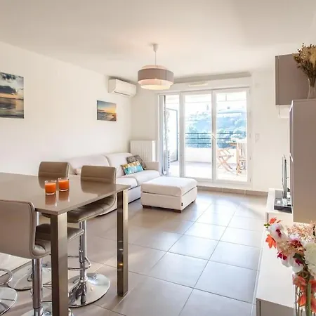 L8 Calm, Panoramic Sea View Withterrace, Parking & Ac Apartment *